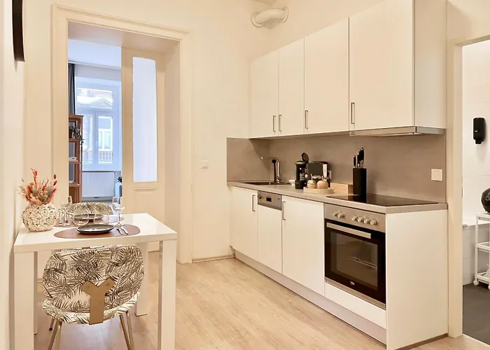 Servus Homes - Metro Stadthalle *
