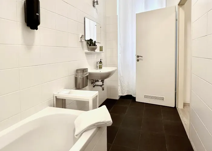 Apartment Servus Homes - Metro Stadthalle